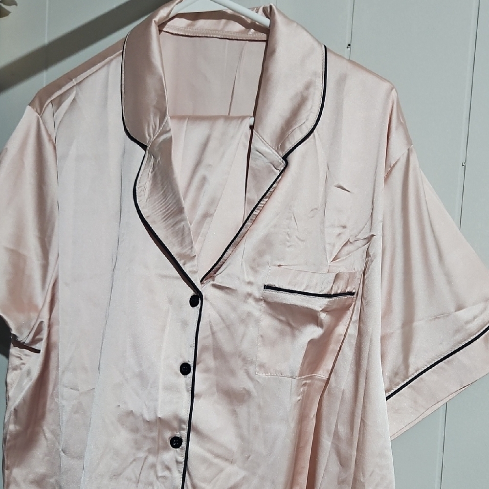 Women's Pink Satin Pajama Set 2x Plus